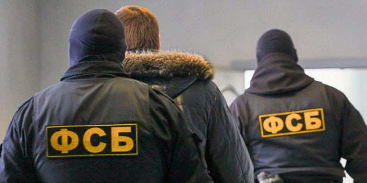 Очередное шоу ФСБ: волонтеры обнаружили страйкбольное оружие у задержанных “крымских диверсантов”