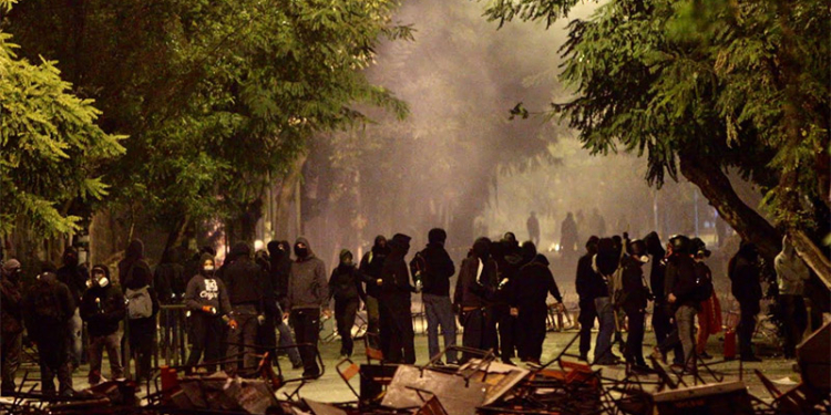 В Греции серьезные столкновения студентов с полицией