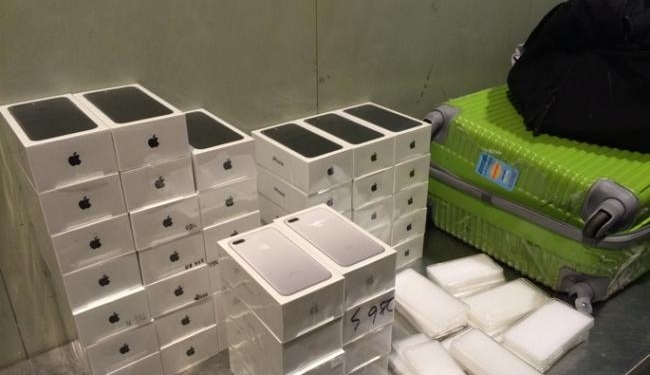 Во Львове задержали контрабандную партию из 413 телефонов iPhone