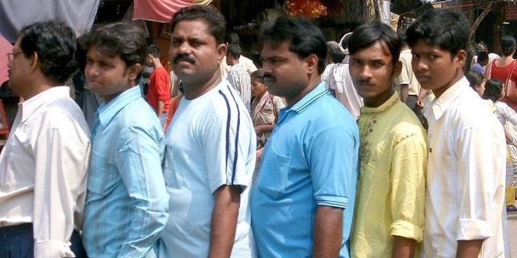 Отказ от крупных банкнот в Индии вызвал кризис