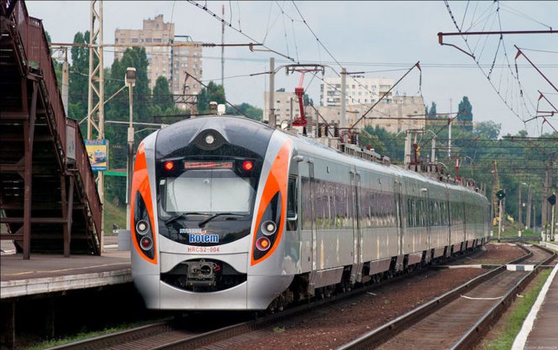 Скоростной поезд Интерсити+ «Киев-Львов» предложили продлить до польского Перемышля 1