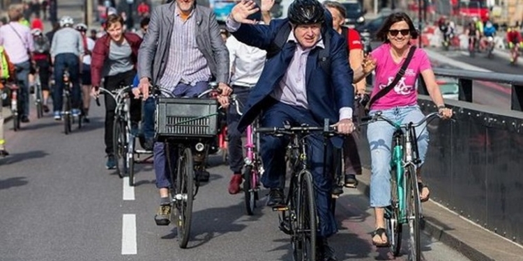 Главе МИД Британии запретили ездить на работу на велосипеде