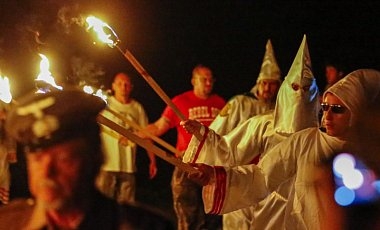 Ку-клукс-клан проведет победный марш в честь Дональда Трампа