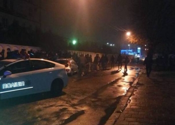 Во Львове произошла массовая драка между правыми радикалами и анархистами
