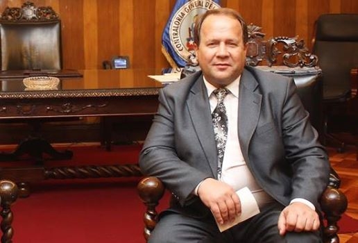 Ловите быстрее! Подозреваемый в махинациях с жильем глава счетной палаты может сбежать в Донецк