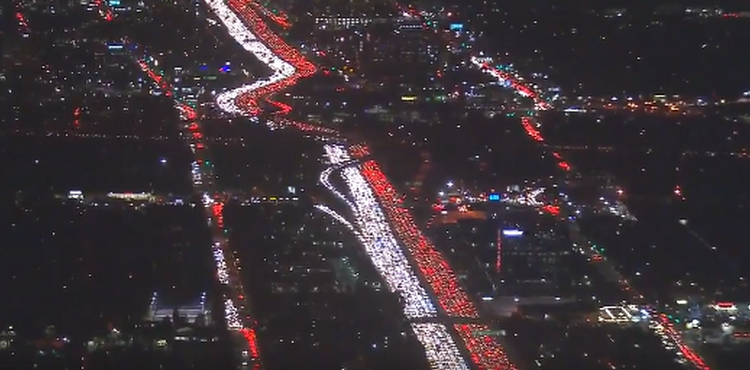 Действительно гигантская пробка в Лос-Анжелосе