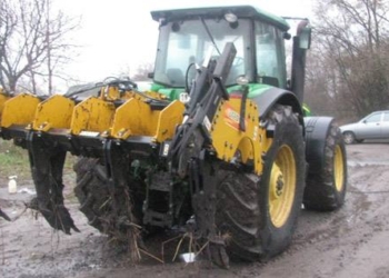 В Николаевской области угнали трактор. Но только до ворот