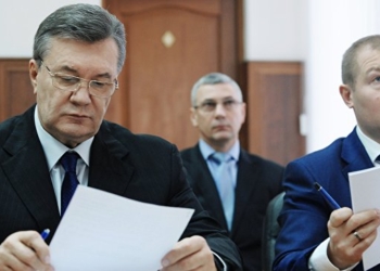 Янукович предложил родственникам Небесной сотни объединиться и обвинил во всем лидеров Майдана