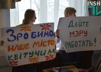 Сессия Николаевского горсовета никак не начнётся, а депутат Ентин успел поругаться с «сектой Сенкевича»