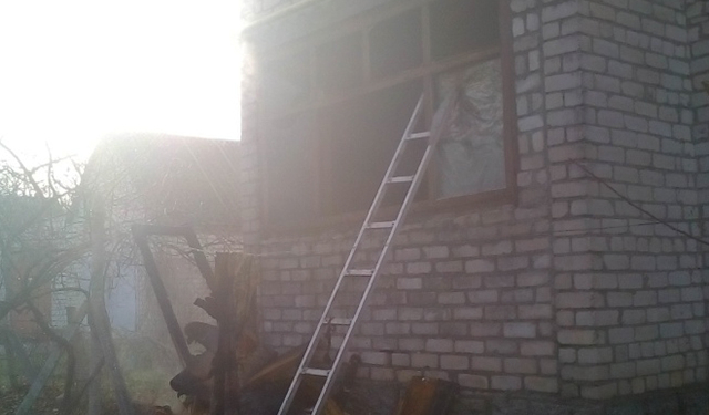 В Радсаде горел двухэтажный жилой дом