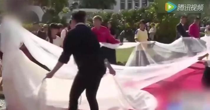 Фата длиной 6 км – так китайский предприниматель свою дочь замуж выдавал