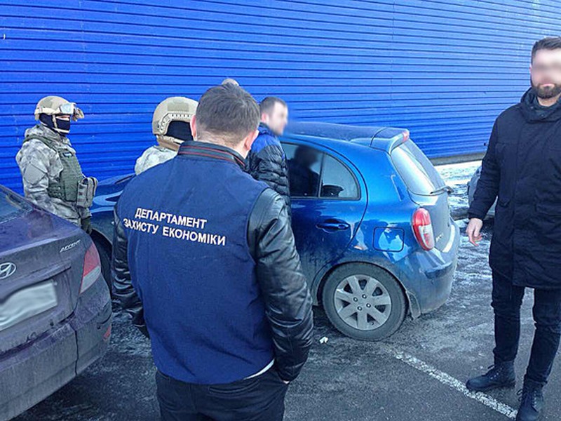 В Киеве задержали аферистов, завладевших чужой недвижимостью на 30 млн.грн. 4