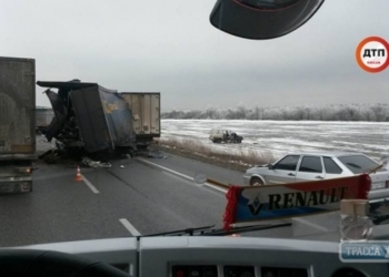 20-километровая пробка на трассе «Одесса-Киев»: там столкнулись 10 авто