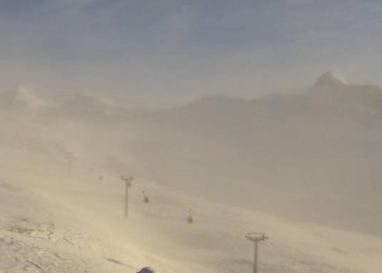 На канатной дороге в Италии застряли 130 туристов-лыжников