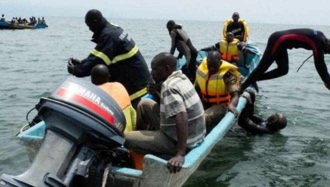 Плыли на рождественский матч: на озере в Уганде перевернулось судно с футболистами и болельщиками