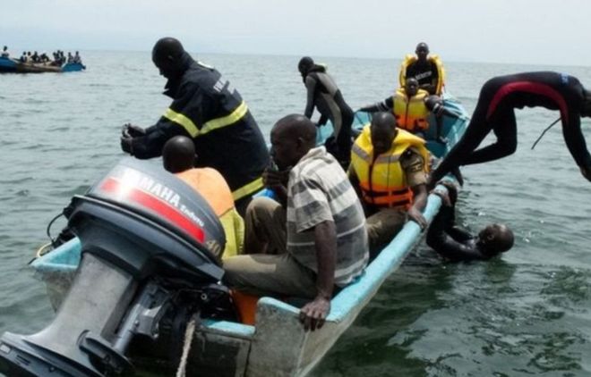 Плыли на рождественский матч: на озере в Уганде перевернулось судно с футболистами и болельщиками 1