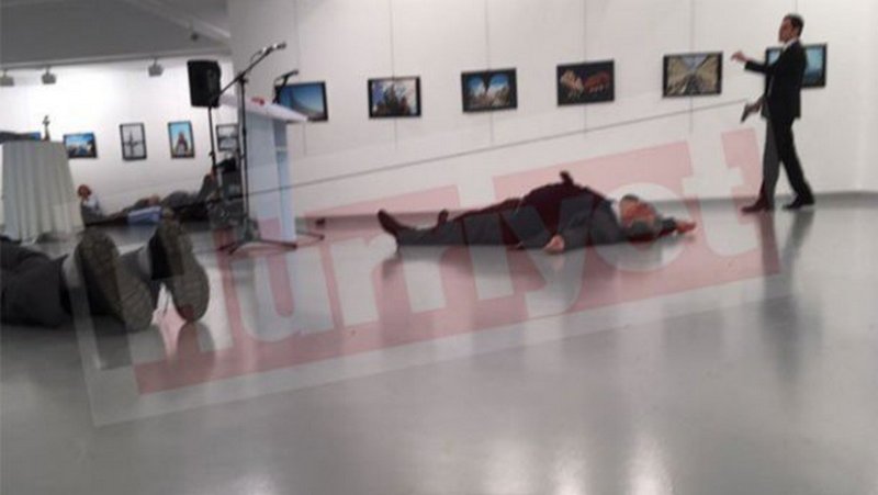 Турецким журналистам запретили освещать новости об убийстве российского посла в Турции 1