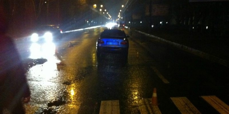 В Ингульском районе Николаева под колеса авто попал 96-летний мужчина