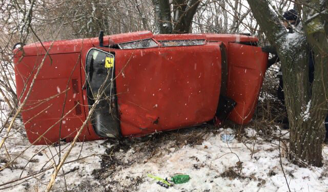 В Новоодесском районе в кювет слетела «шестерка»