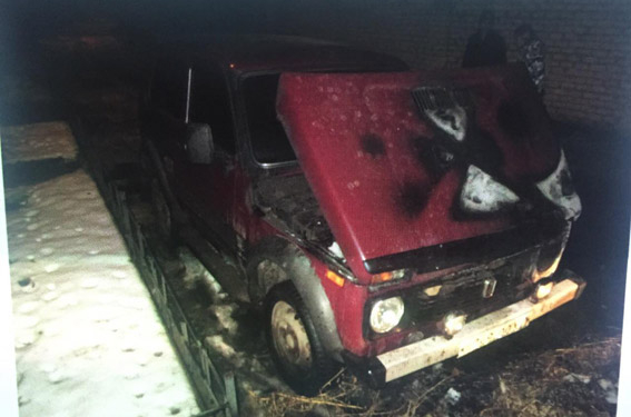 В Николаеве сожгли «Ниву» – камеры видеонаблюдения зафиксировали поджигателя