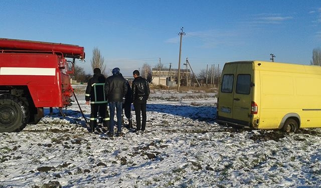 Под Николаевом спасатели вытащили из кювета «Газель»