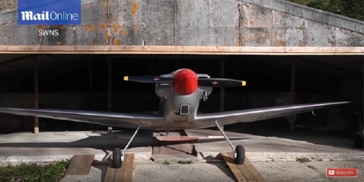 Куда приводят мечты: британец в своем гараже собрал легендарный истребитель Spitfire