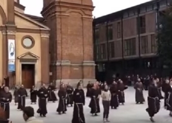 Как были, так и остались ближе к народу: задорная «анимашка» от монахов-францисканцев