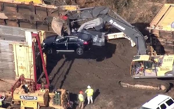 Самое дорогое “ДТП”. 120 новых BMW разбились в результате аварии на железной дороге