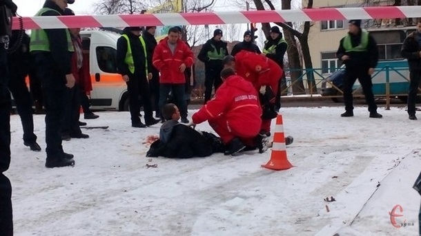 В Хмельницком патрульные застрелили мужчину, который нападал на прохожих