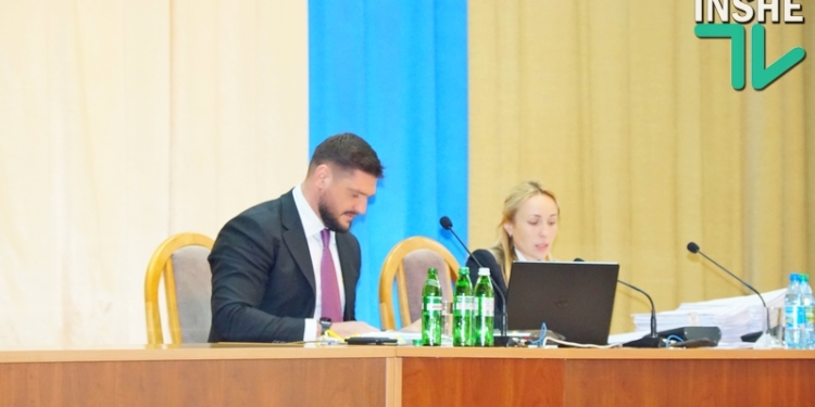 Просто волшебство какое-то: появление губернатора на сессии обеспечило голосование за программу поддержки СМИ