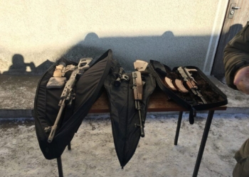 СВД, СКС и АК: губернатор Николаевщины передал свое задекларированное оружие на Донбасс