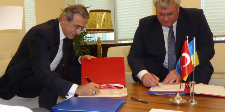 Украина получит от Турции $15 млн. на закупку военных товаров