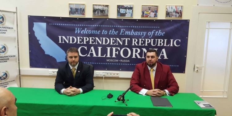 Готовят гумконвой? В Москве открыли посольство “независимой Калифорнии”
