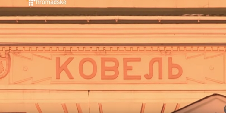 Бедные родственники. Откуда миллионы у таможенников? От работящих родителей