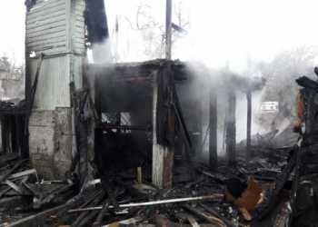 Трагедия. В Киев загорелся дом, в котором было 5 детей без взрослых. 4 погибли