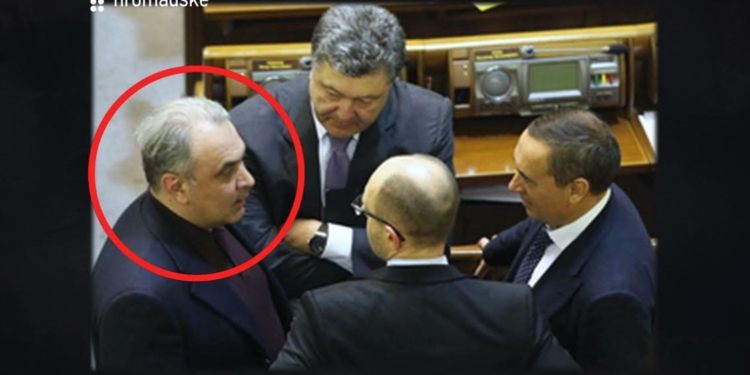 “Петя сам мне позвонил и сказал: “Встреться со Жванией”. Онищенко рассказал, кому платил за депутатство