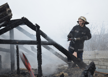 На окраине Николаева горело админздание предприятия