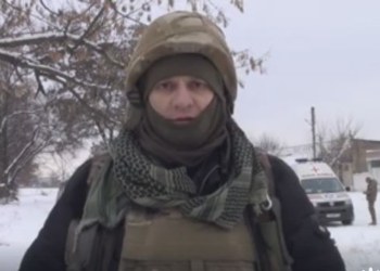 Вопрос к Порошенко и Полтораку из-под Дебальцево: Почему раненых вывозят на волонтерских машинах? Где “Кугуары”?