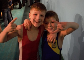 Хорошая техника и воля к победе: в Николаеве прошел турнир по греко-римской борьбе «Храбрые сердца»