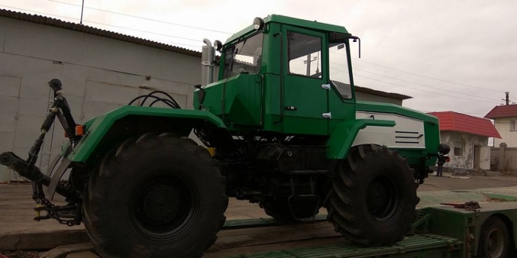 В Николаеве парк “ЭЛУ автодорог” пополнился  тралом. Еще три машины на подходе