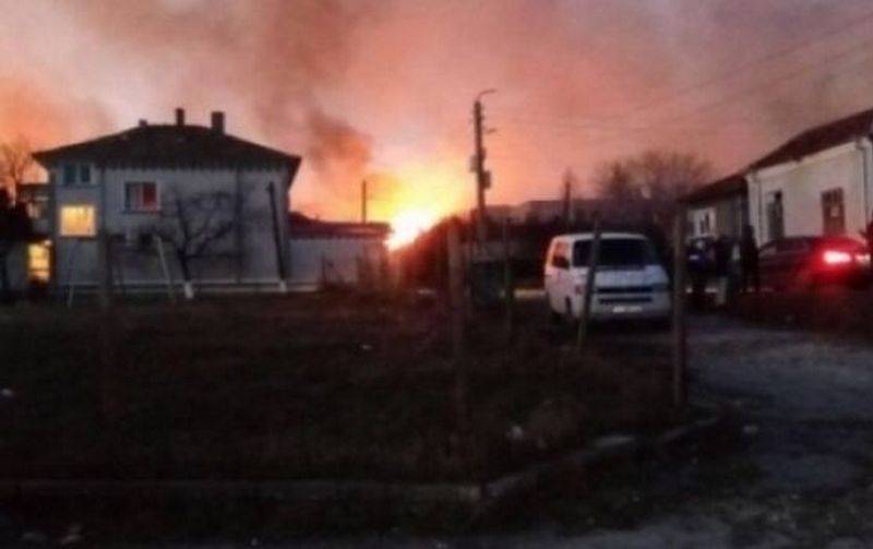 В болгарском селе, где перевернулись цистерны с пропан-бутаном, объявлена полная эвакуация 5