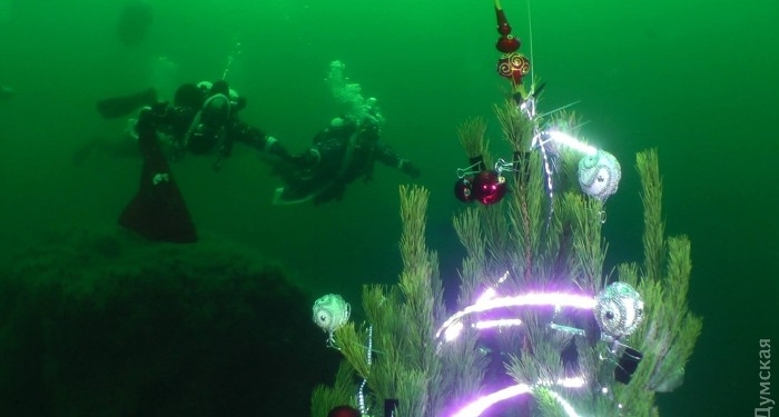 Новогодние утренники бывают разными. У одесских дайверов, например, – на затопленном румынском корабле