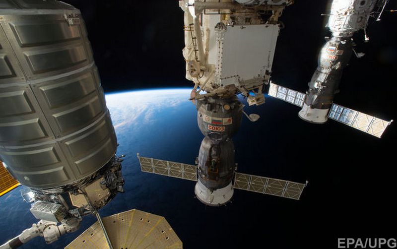 Россия потеряла космический корабль Прогресс – большинство его фрагментов сгорели в плотных слоях атмосферы 1