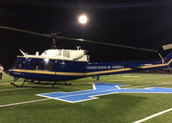 В США военный вертолет совершил экстренную посадку на территории школы