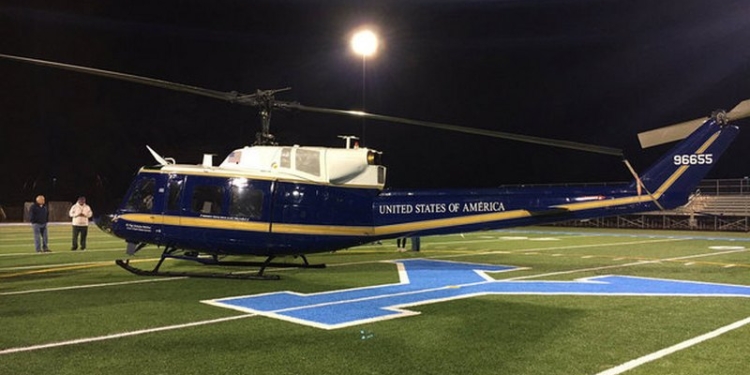 В США военный вертолет совершил экстренную посадку на территории школы
