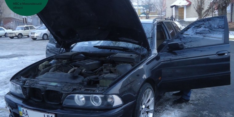 В Николаеве мужчине пытались продать BMW с перебитыми номерами