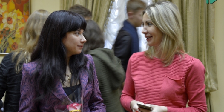 «Мальвы Николаевщины»: в краеведческом музее открылась выставка Елены Тригуб