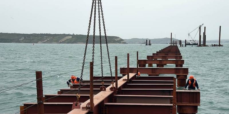 В РФ никто не хочет участвовать в строительстве железной дороги к Керченскому мосту