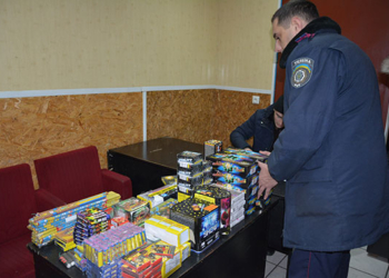 Скоро Новый год – в Николаеве изъяли крупную партию пиротехники