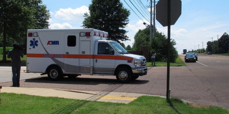 В США штанга упала на шею спортсмену, из-за чего тот погиб